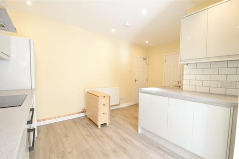 5 bedroom semi-detached house to rent, Rowlandson Gardens, Lockleaze, Bristol, Bristol, BS7