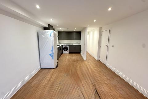 undefined, Barge Drive, Southall, Greater London, UB2