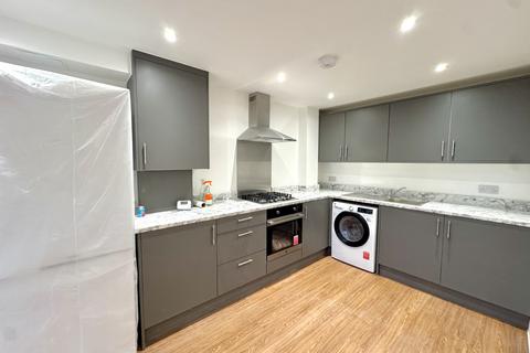 undefined, Barge Drive, Southall, Greater London, UB2
