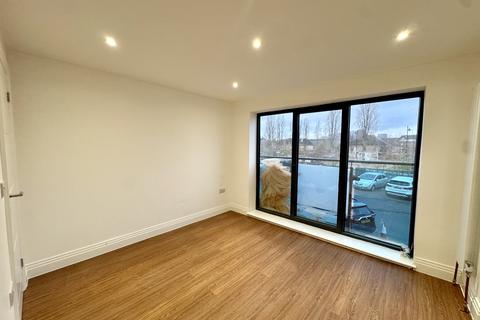 undefined, Barge Drive, Southall, Greater London, UB2