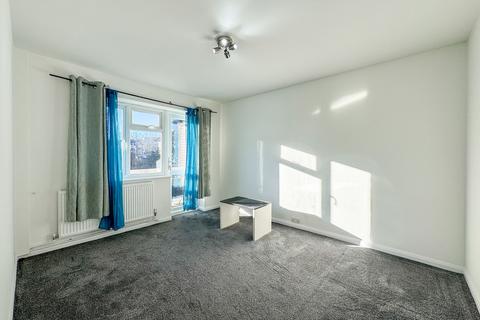 2 bedroom maisonette to rent, Sterling Avenue, Edgware, HA8