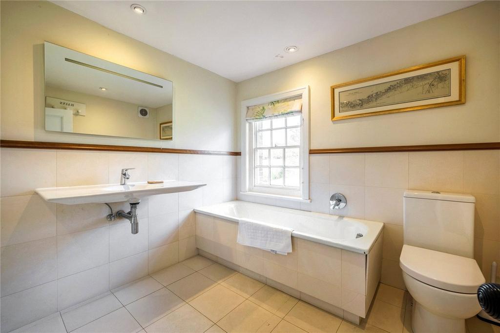 En Suite Bathroom
