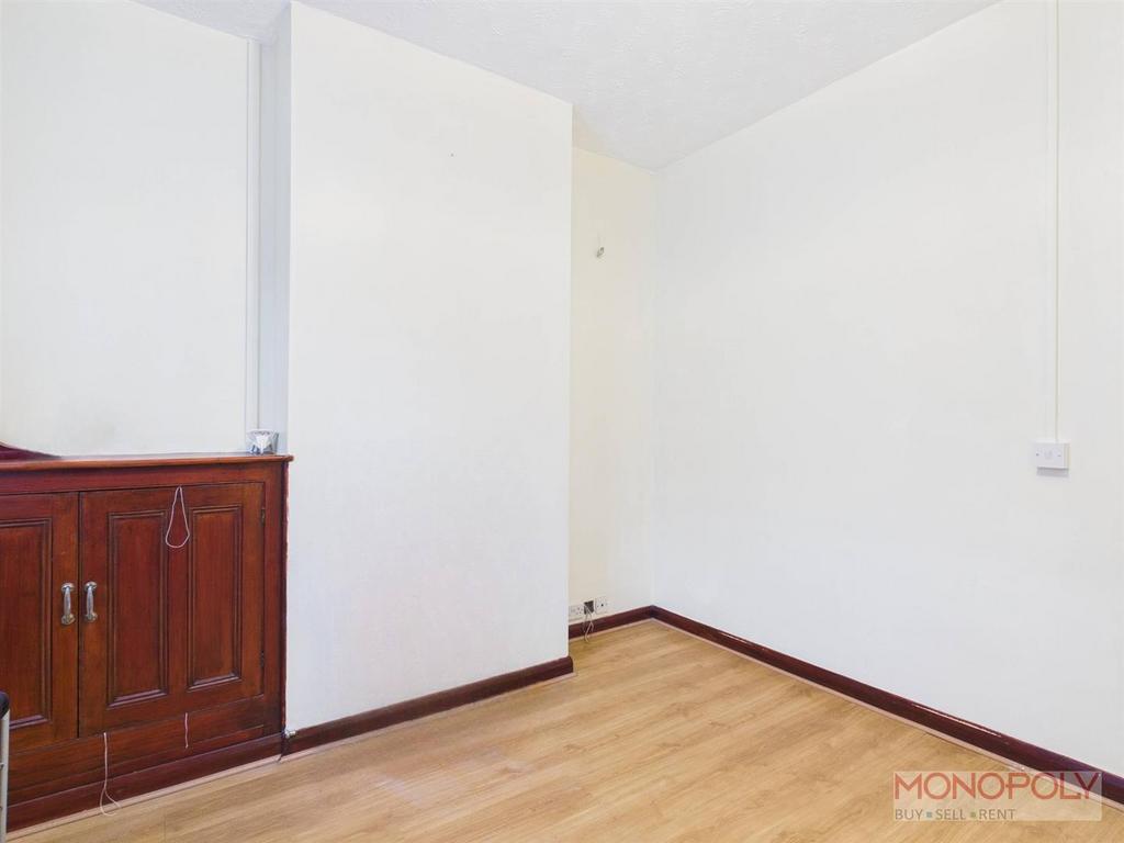 CAM01943 G0-PR0583-STILL010.jpg