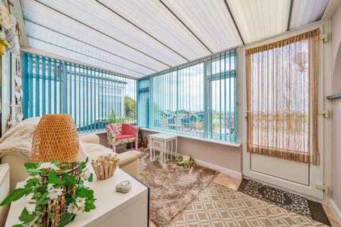 3 bedroom bungalow for sale, Kings Parade, Holland-on-Sea