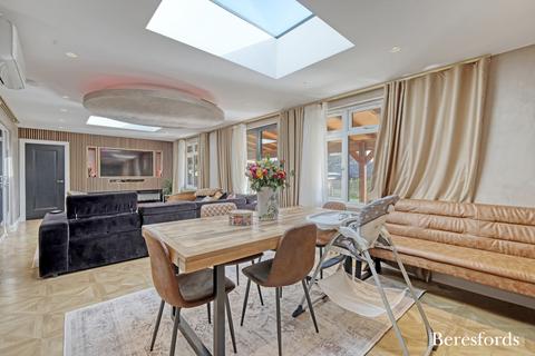 6 bedroom bungalow for sale, All Saints Close, Chelmsford, CM1