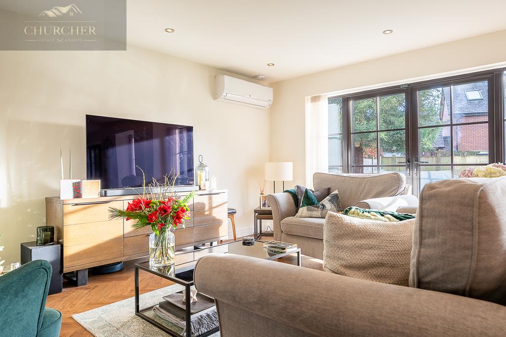 Oakwood Flash Lane-25