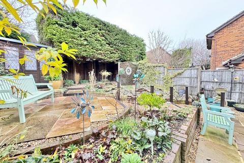 undefined, Grenadier Close, Locks Heath
