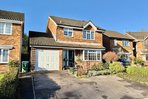 3 bedroom detached house for sale, Grenadier Close, Locks Heath
