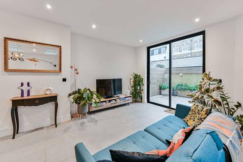 2 bedroom flat for sale, Hazelbourne Road, Clapham South, London, SW12