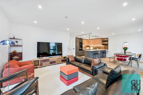 undefined, London Dock, London, E1W