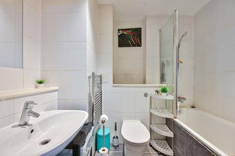 1 bedroom flat for sale, Peckham Grove, Peckham, London, SE15