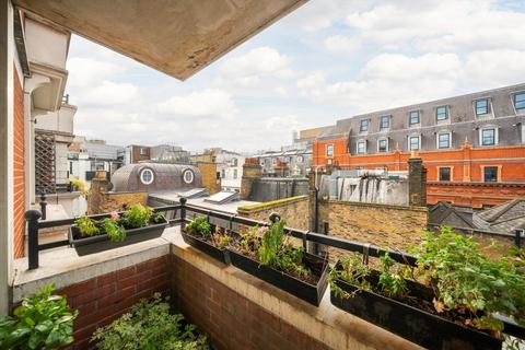 undefined, Exchange Court, London WC2R