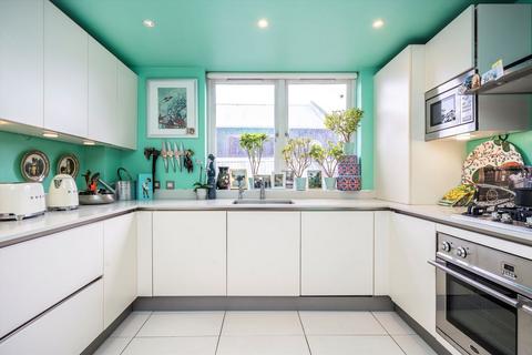 2 bedroom flat for sale, Exchange Court, London WC2R