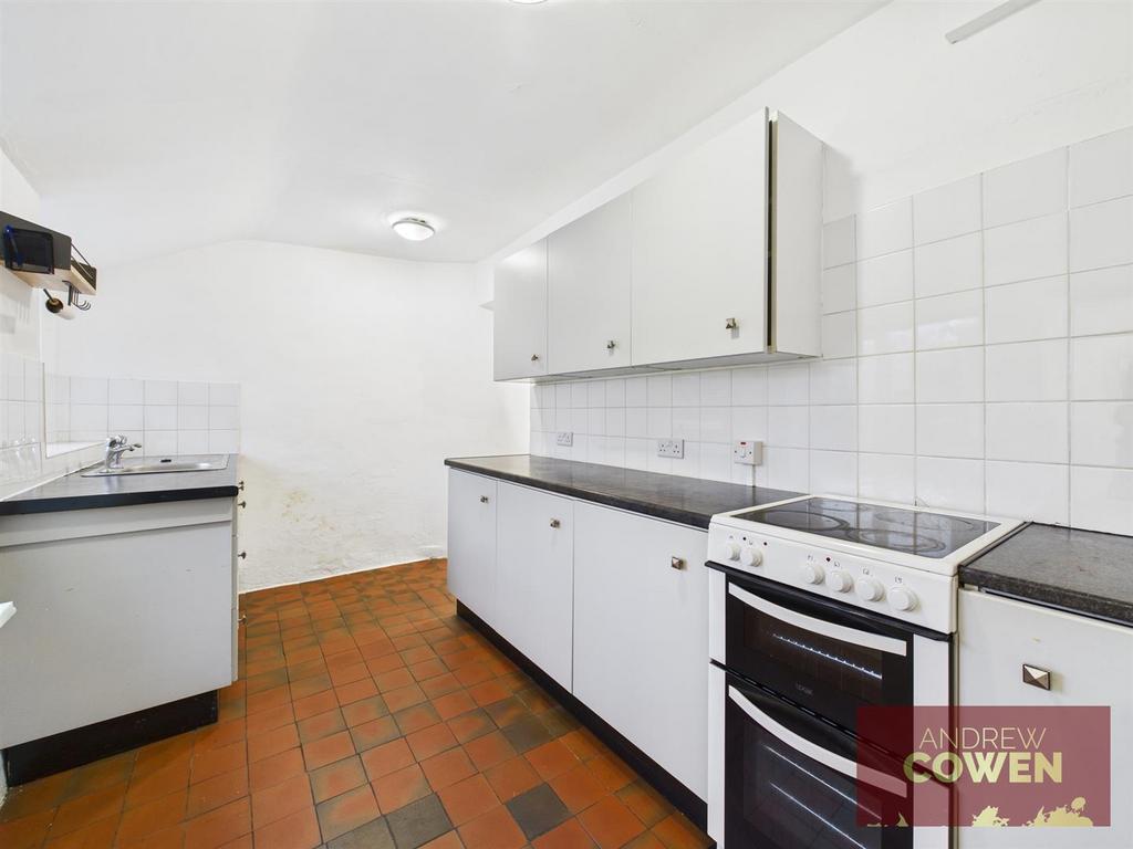 CAM05382 G0-PR0085-STILL008.jpg