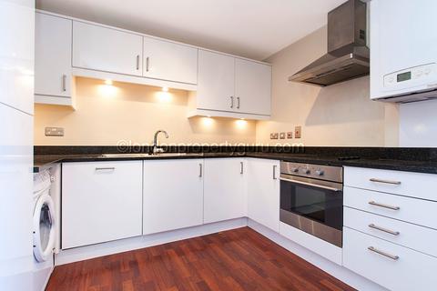 undefined, Elm Grove, London, SW19