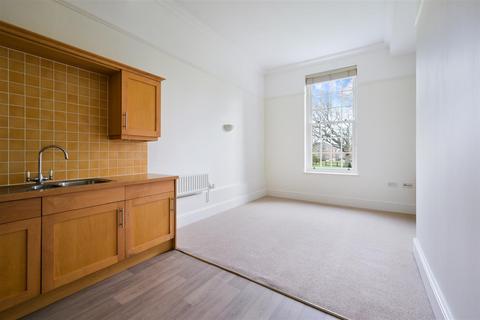 undefined, Horton Crescent, Epsom