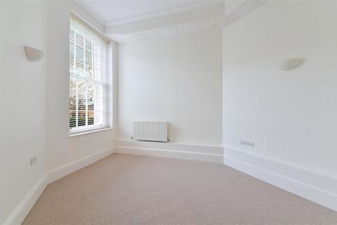 undefined, Horton Crescent, Epsom