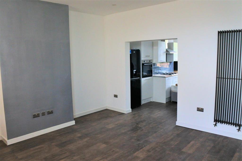 Lounge 1.JPG