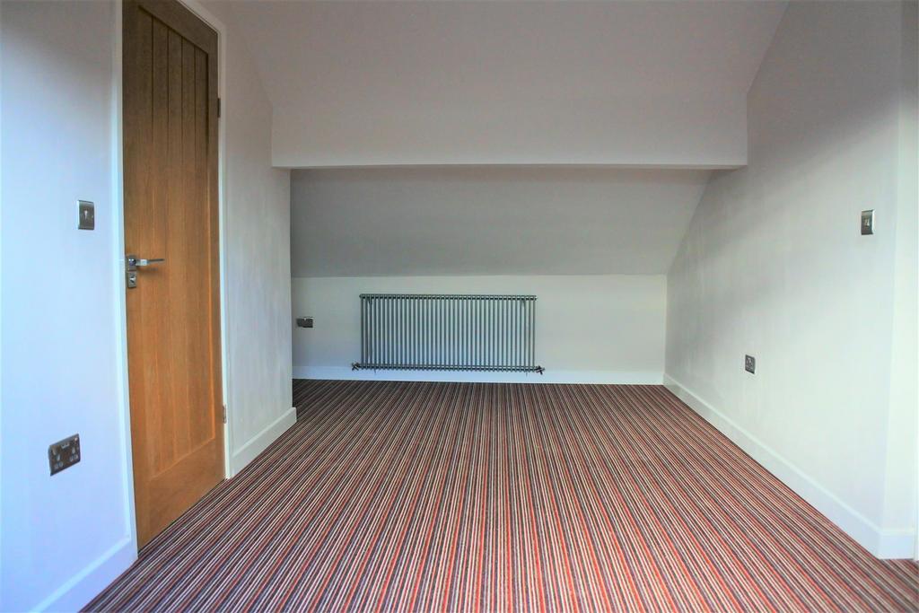 Loft Room 1.JPG