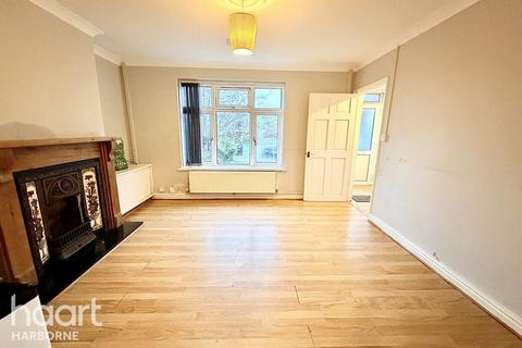 3 bedroom semi-detached house to rent, White Field Avenue, Harborne