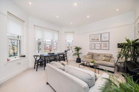 2 bedroom flat for sale, Culverden Road, London SW12