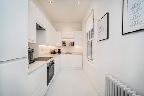 2 bedroom flat for sale, Culverden Road, London SW12