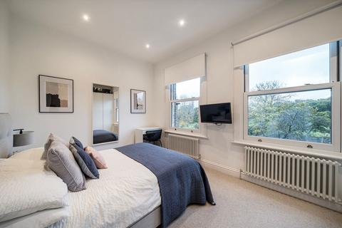 2 bedroom flat for sale, Culverden Road, London SW12