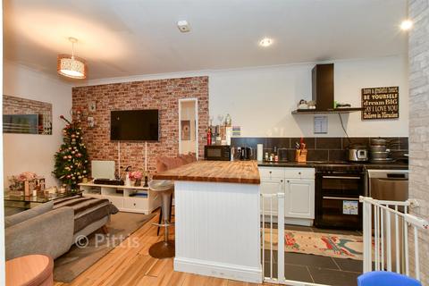 1 bedroom ground floor flat for sale, Acorn Apartments, Ryde PO33