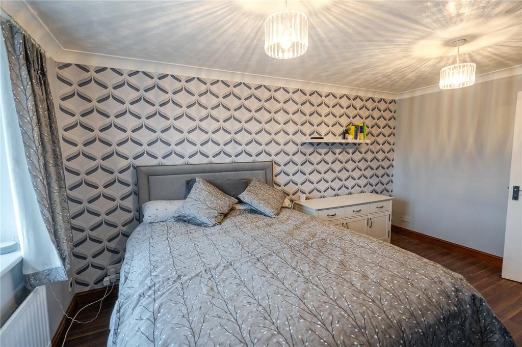 Bedroom 1 (2)