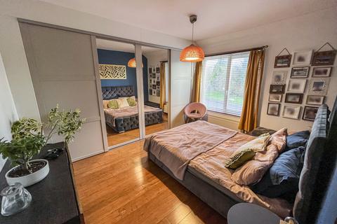 3 bedroom semi-detached house for sale, Hallam Crescent East, Leicestershire LE3