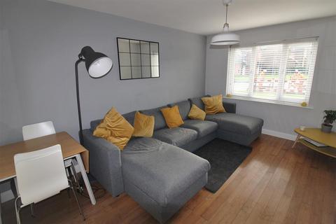 2 bedroom flat to rent, Halifield Drive, Belvedere, Kent, DA17 5RS
