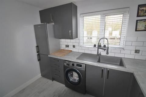 2 bedroom flat to rent, Halifield Drive, Belvedere, Kent, DA17 5RS