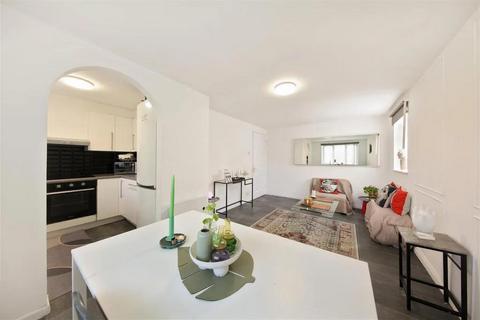 undefined, Cygnet Close, London