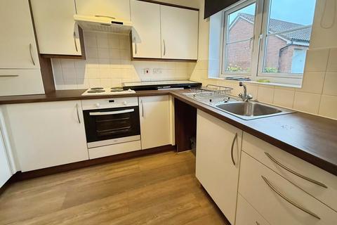 2 bedroom terraced house to rent, St. Michaels Way, Cranbrook, EX5