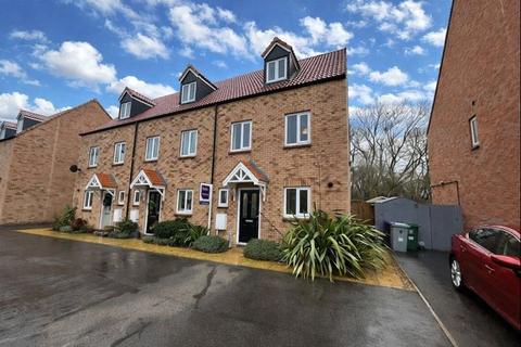3 bedroom townhouse for sale, Folkestone Close, Bourne, Lincolnshire, PE10