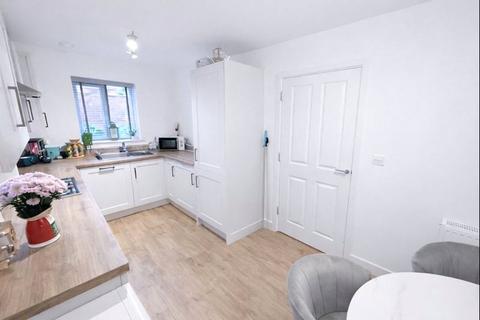 3 bedroom townhouse for sale, Folkestone Close, Bourne, Lincolnshire, PE10