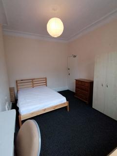 6 bedroom house to rent, Latchmere Road, Manchester M14