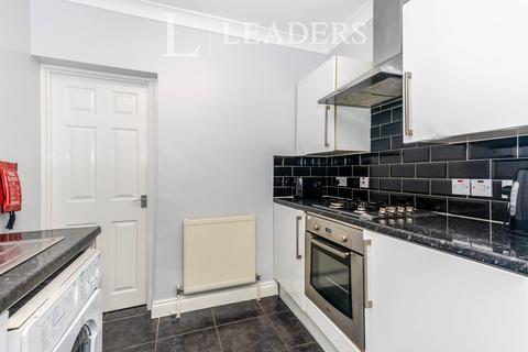 4 bedroom terraced house to rent, Guildford Road, Guildford, PO1