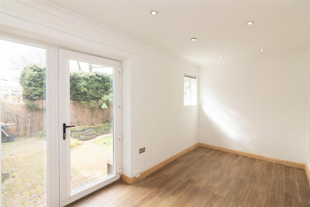 Sitting Room/Bedroom Five