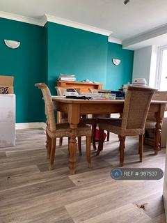 3 bedroom semi-detached house to rent, Preston, Preston, PR5