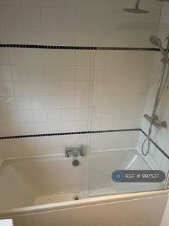 3 bedroom semi-detached house to rent, Preston, Preston, PR5
