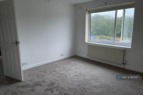 3 bedroom semi-detached house to rent, Preston, Preston, PR5