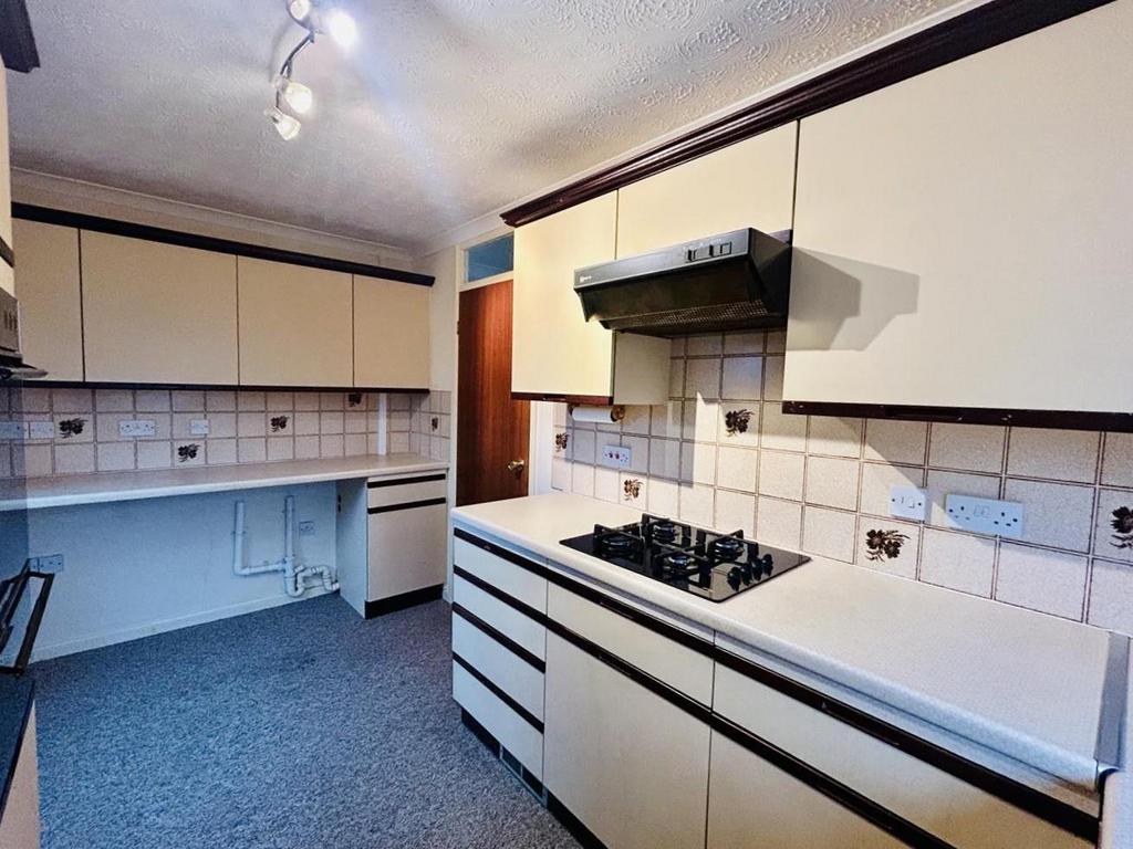 Kitchen 1.jpg