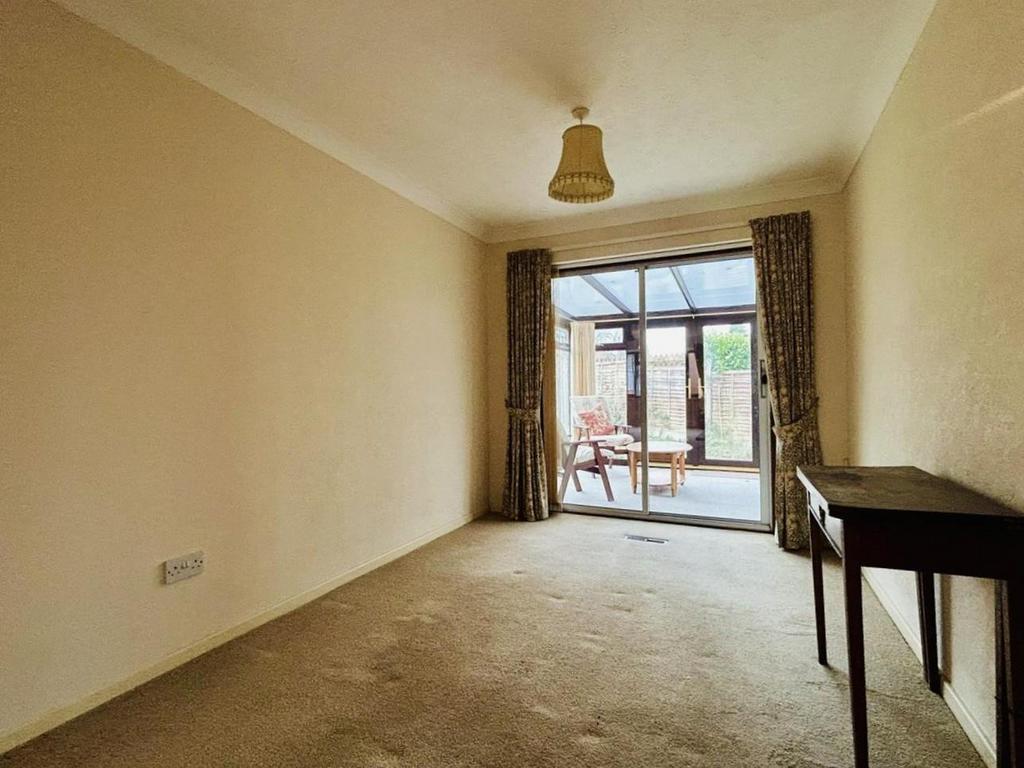 Dining room Area 1.jpg
