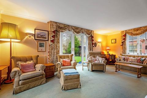 4 bedroom detached house for sale, Bell Close Brackley Helmdon, Northamptonshire, NN13 5UH