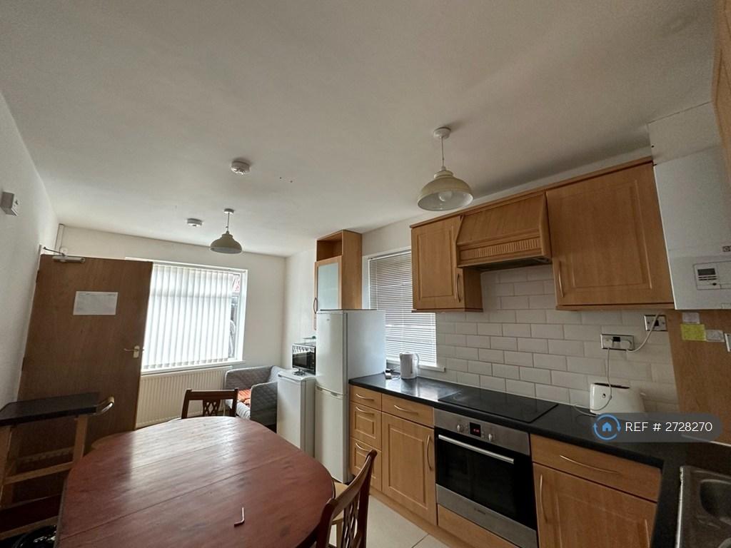 Kitchen-Living