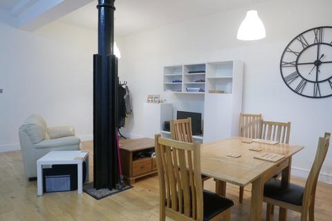 undefined, 16 Lister Court Flat, High Street, HU1 1NH