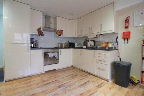2 bedroom apartment to rent, Thornton Court, Forth Place, Newcastle Upon Tyne