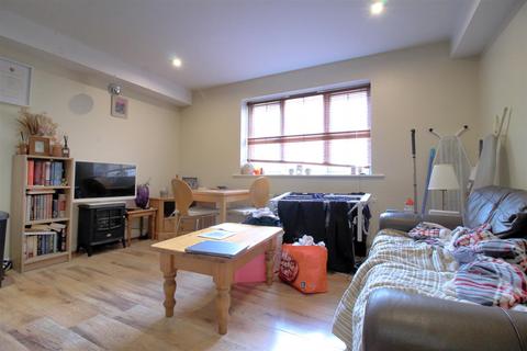2 bedroom apartment to rent, Thornton Court, Forth Place, Newcastle Upon Tyne
