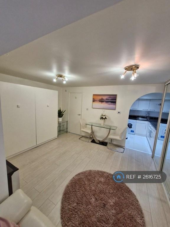 Lounge/Kitchen